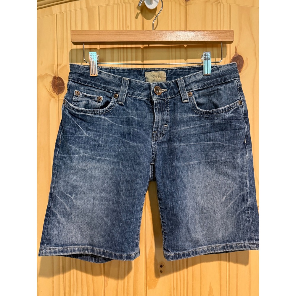 BKE Denim Womens Size‎ 28 Medium Wash Embroidered Pocket Bermuda Jean Shorts